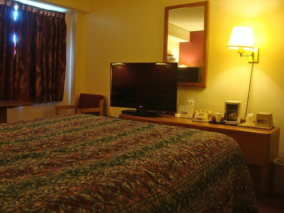 Amerivu Inn & Suites-Avon Zewnętrze zdjęcie