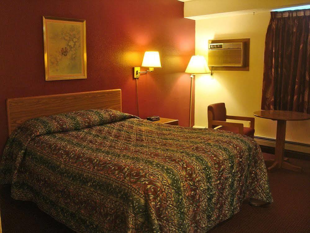 Amerivu Inn & Suites-Avon Zewnętrze zdjęcie